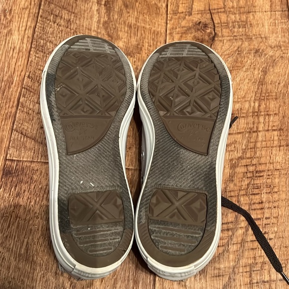 Converse - Picture 7 of 9